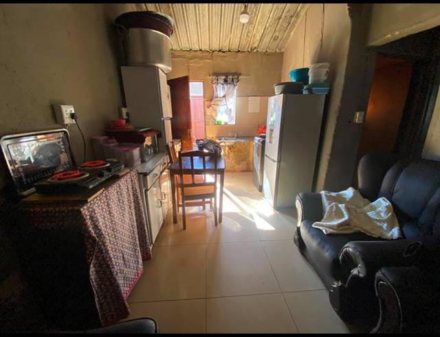 2 BEDROOM HOUSE FOR SALE IN PALM RIDGE EXT 2